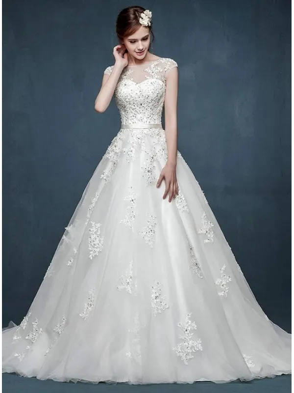 Abito da Sposa 2016 accollato con scollo a cuore e corpetto in pizzo