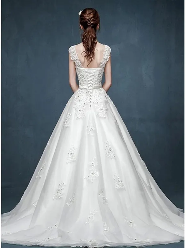 Abito da Sposa 2016 accollato con scollo a cuore e corpetto in pizzo