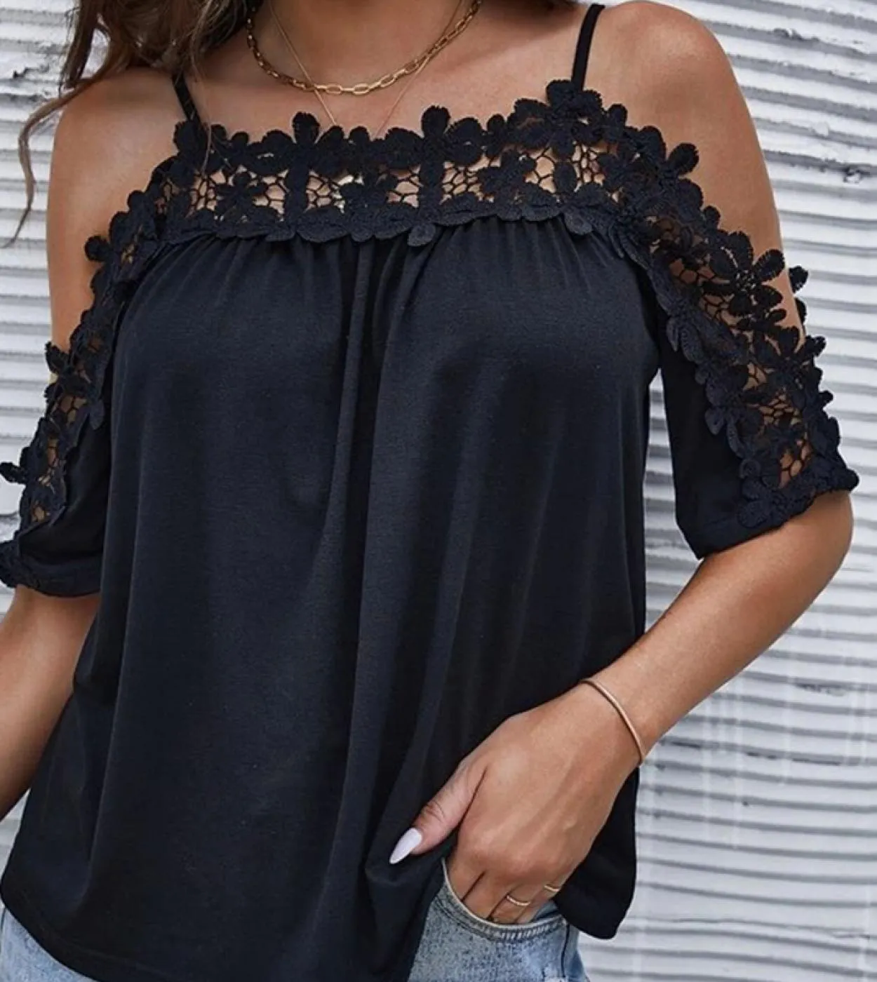 Camicetta in cotone con pizzo nero con spalle scoperte Camicetta da donna estiva a maniche corte con scollo a V manica corta all