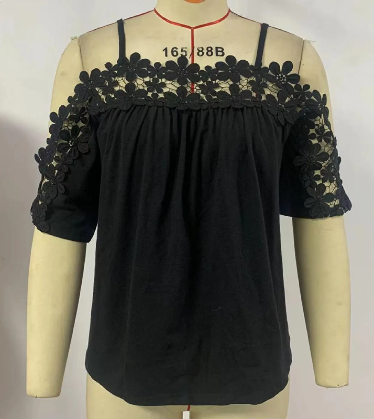 Camicetta in cotone con pizzo nero con spalle scoperte Camicetta da donna estiva a maniche corte con scollo a V manica corta all
