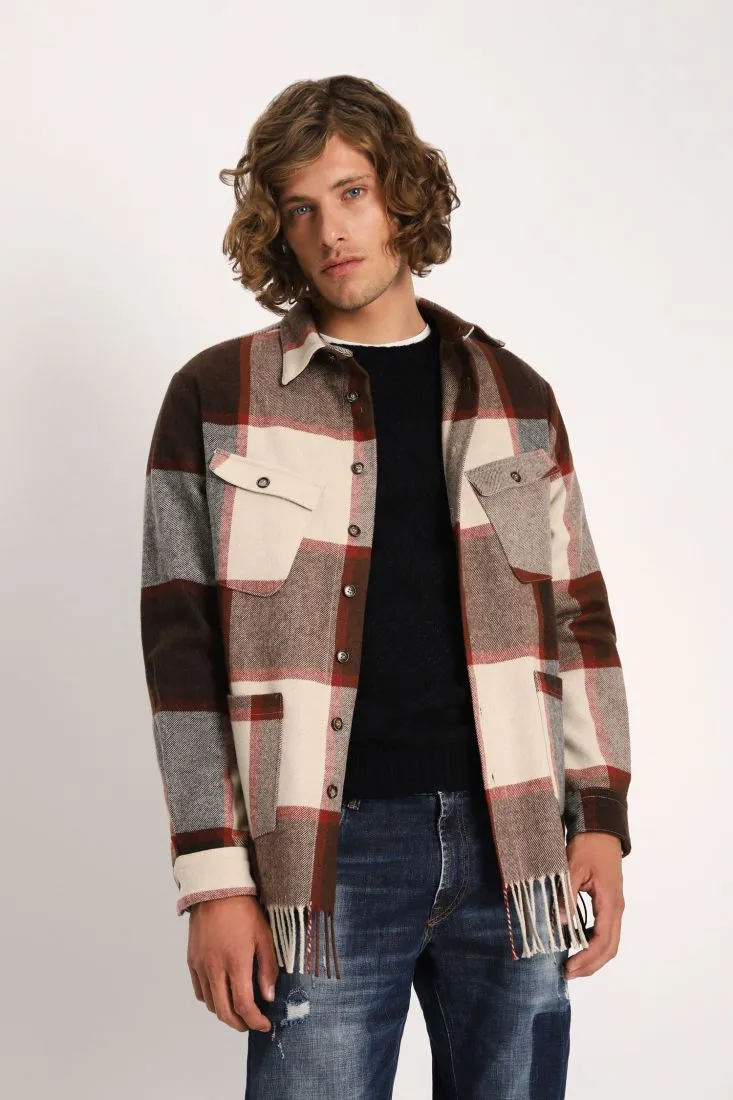 Camicia a quadri con taschini e dettaglio frange