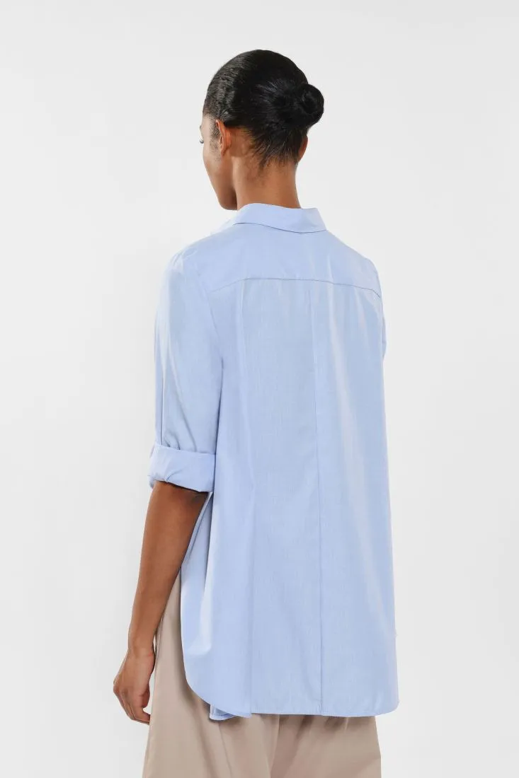 Camicia in puro cotone con orlo inferiore asimmetrico