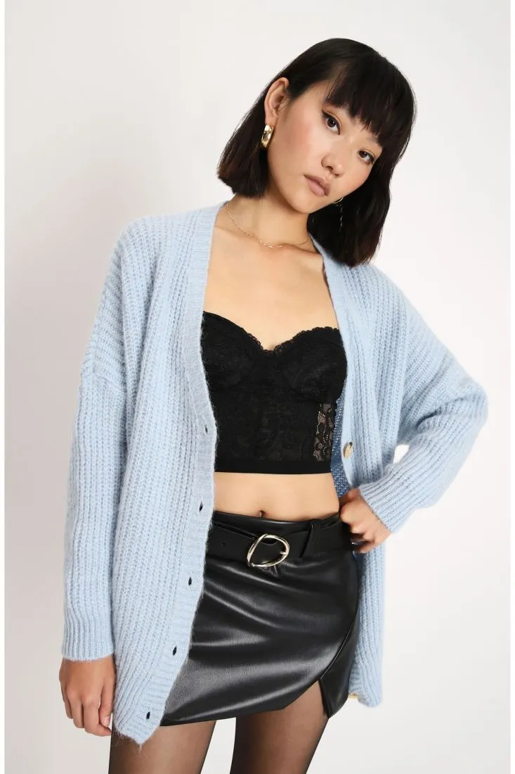 Cardigan intrecciato con spalle scese e abbottonatura