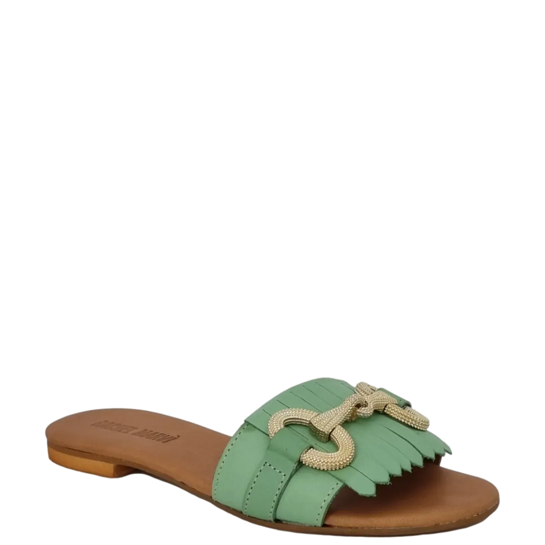 Ciabattine con frange e accessorio oro in pelle verde