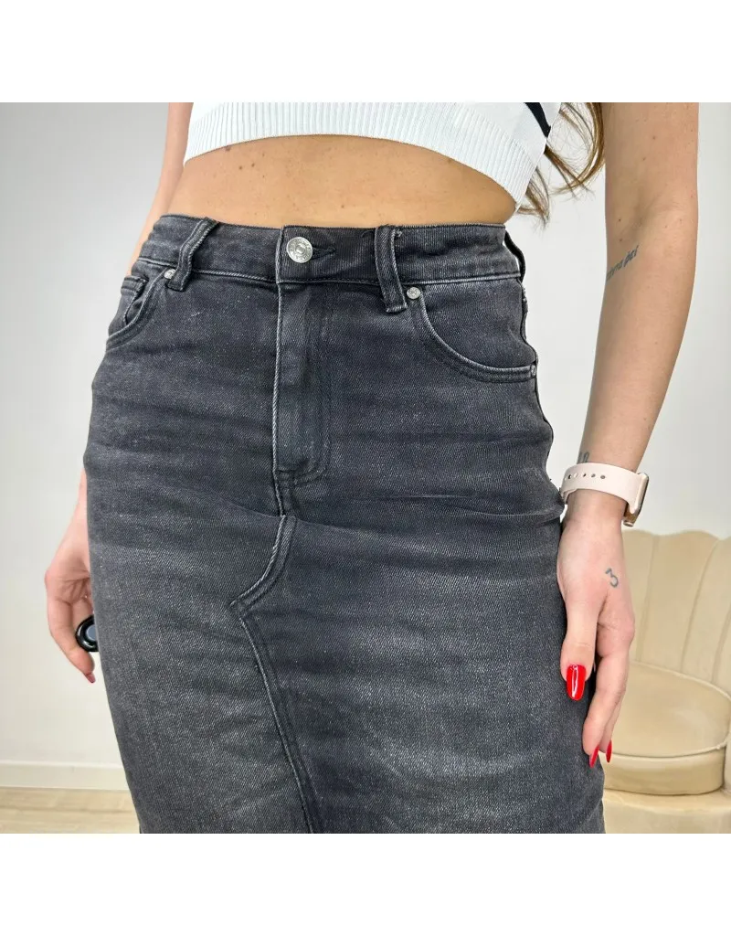 GONNA IN JEANS