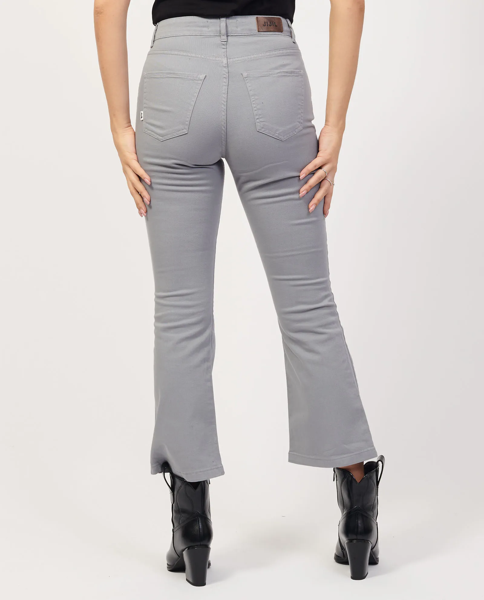 Jeans grigio Jijil modello cropped flare