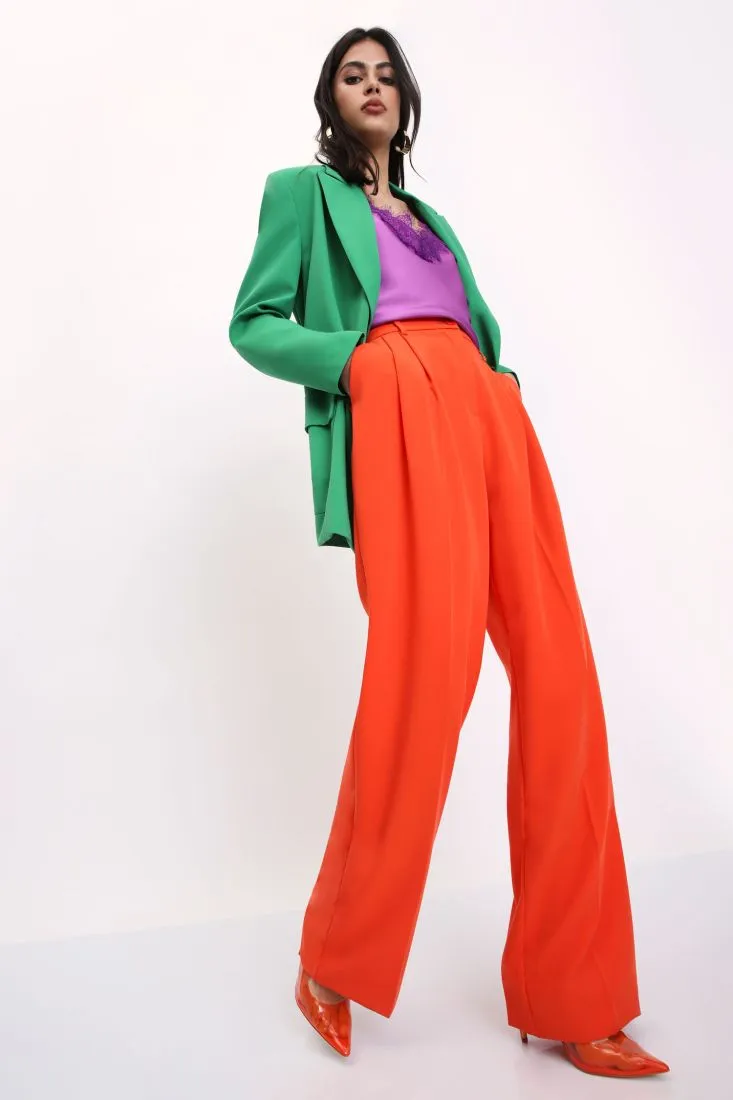 Pantaloni a palazzo con pinces e piega stirata