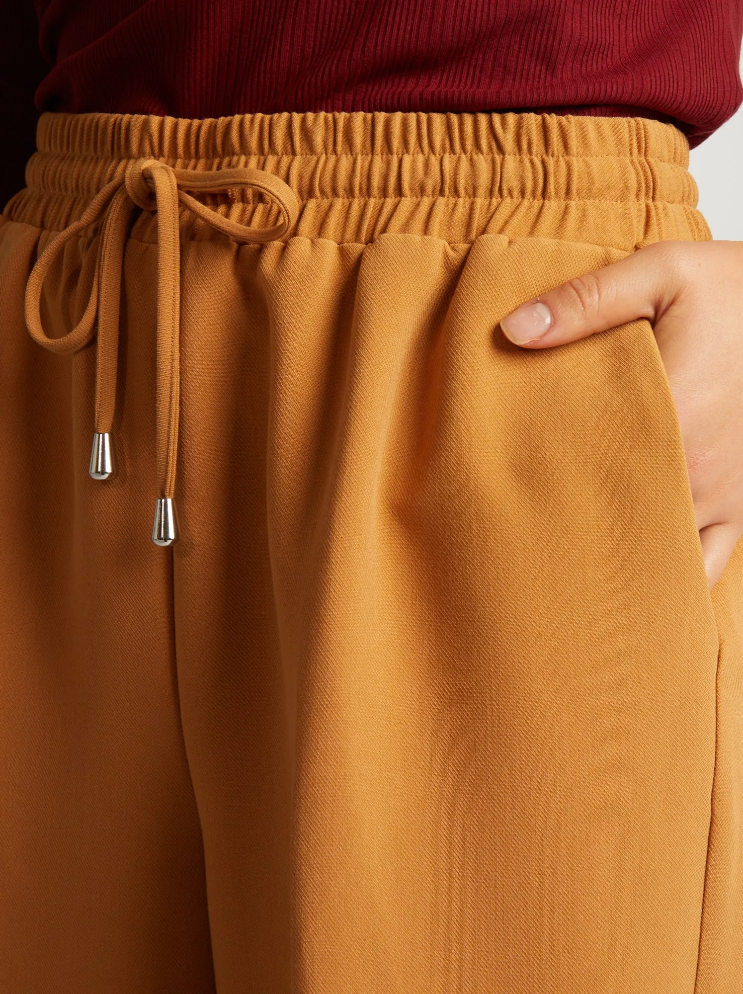 Pantaloni dritti con lacci da annodare - MARRONE