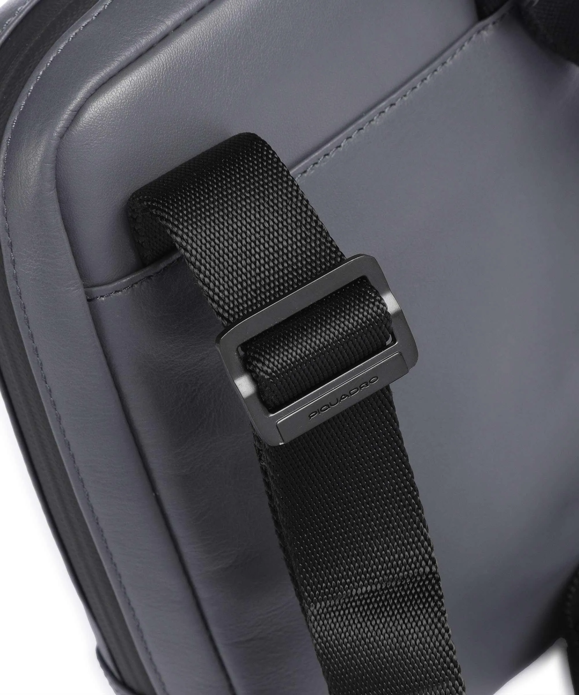 Piquadro Urban Borsa a tracolla pelle di vacchetta finemente grana grigio  