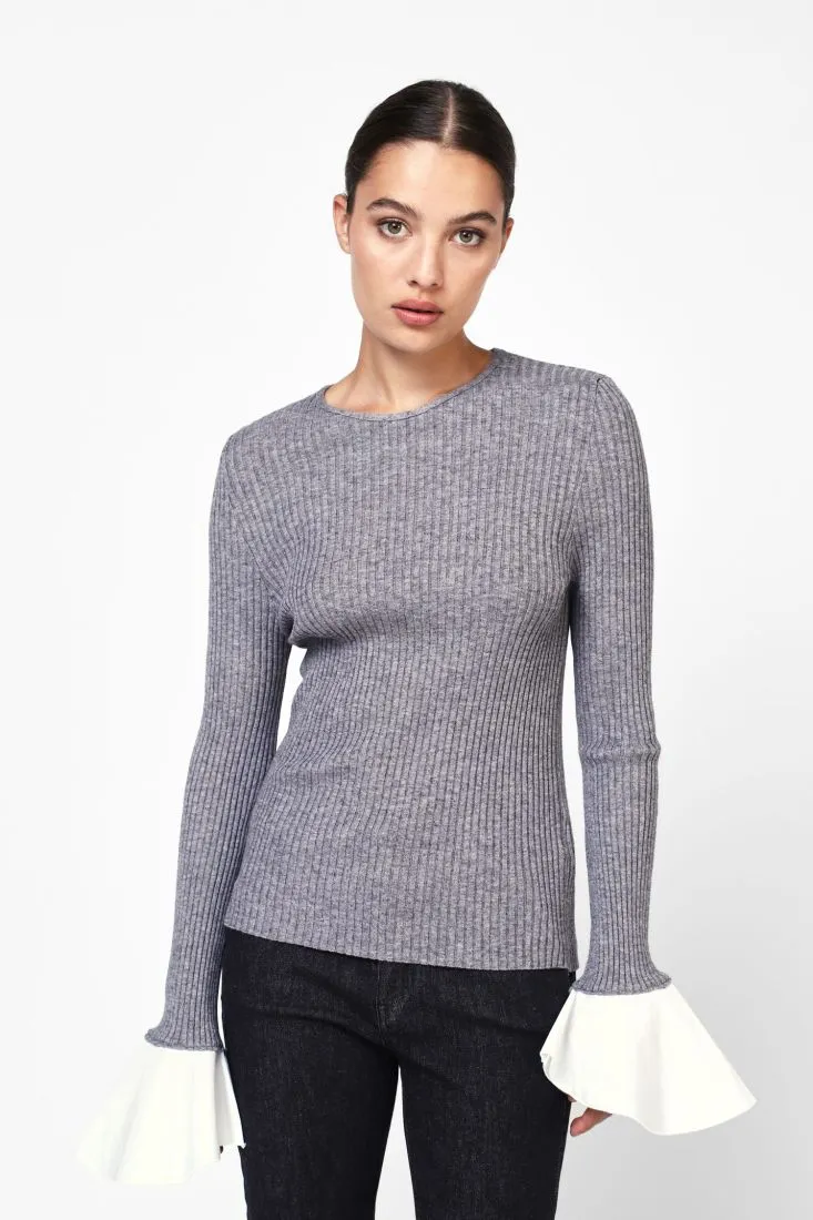  Ribbed sweater with flared cuffs    