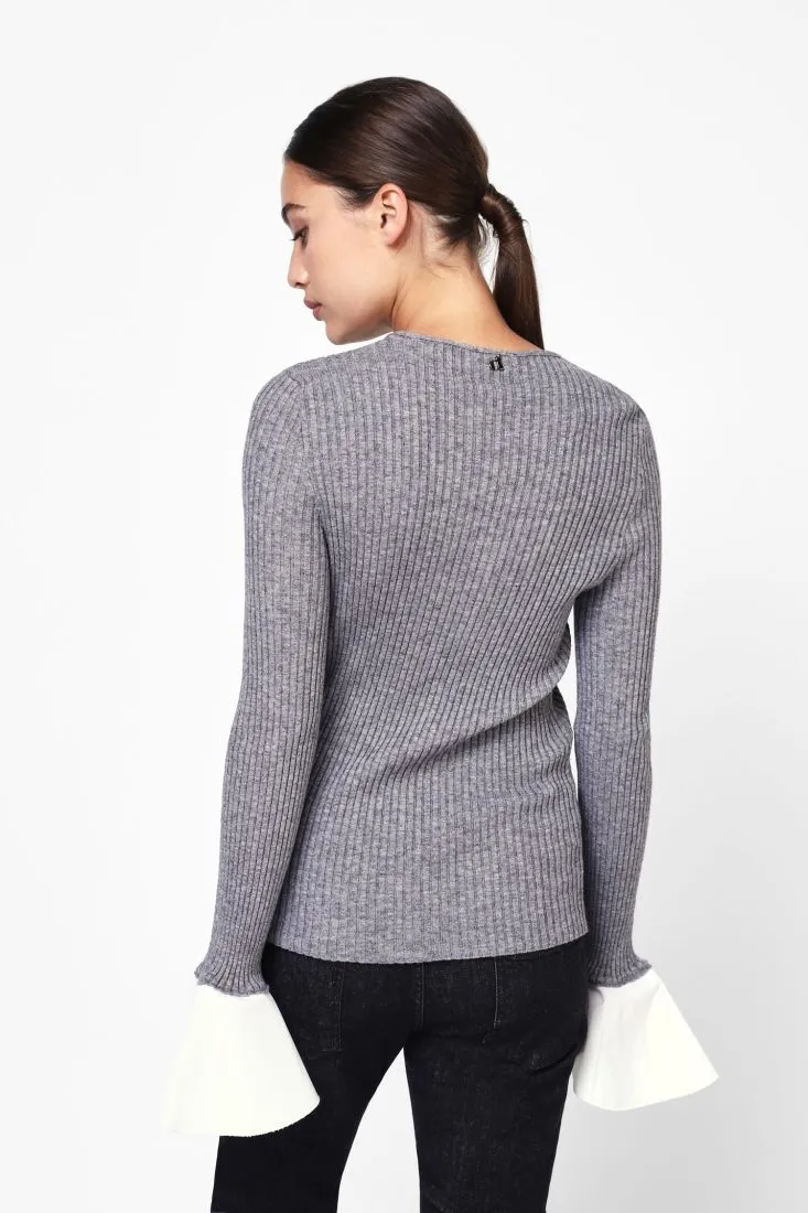  Ribbed sweater with flared cuffs    