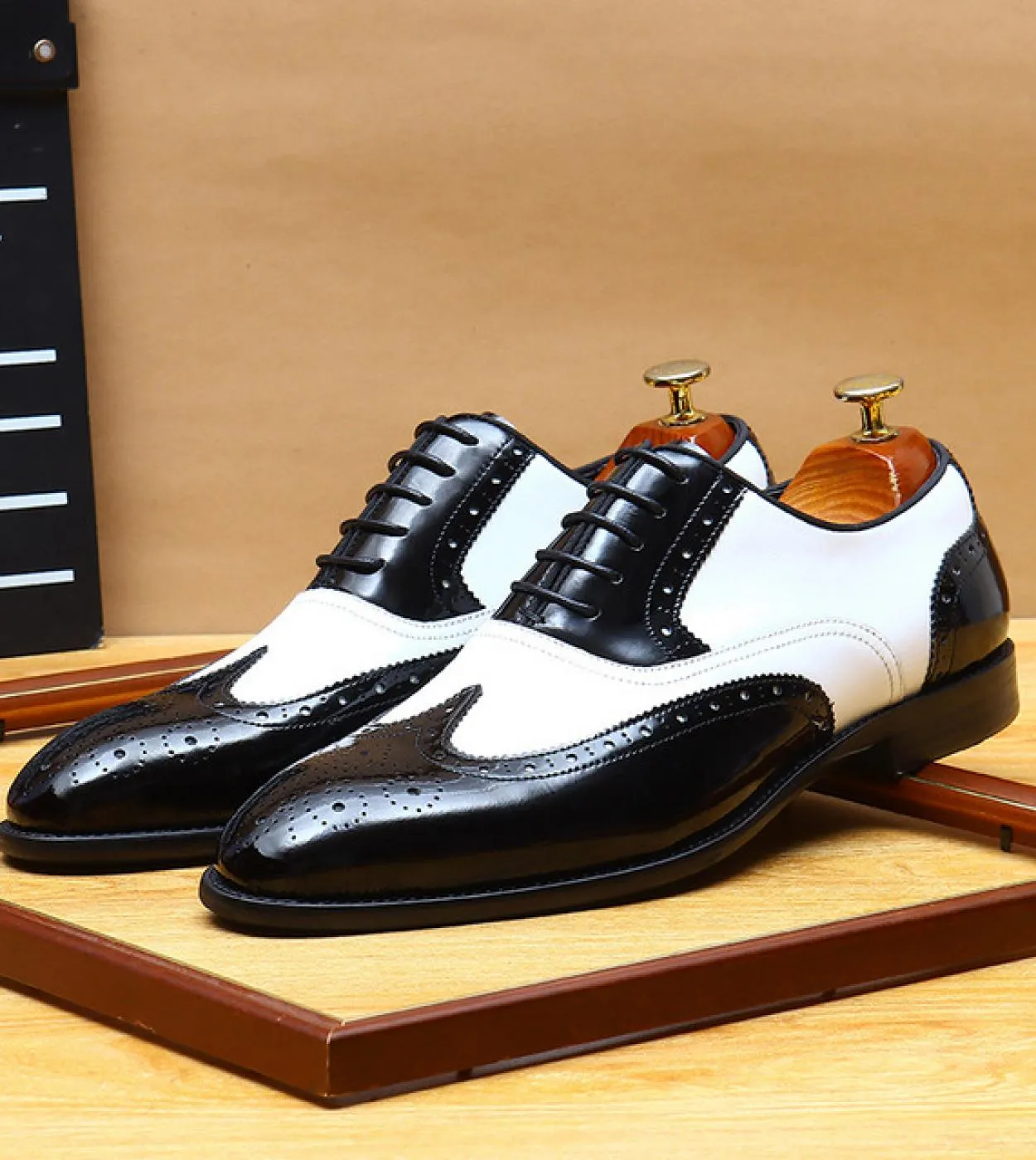 Scarpe Uomo Scarpe firmate di lusso Scarpe eleganti in pelle da uomo Genuine New Style Mens